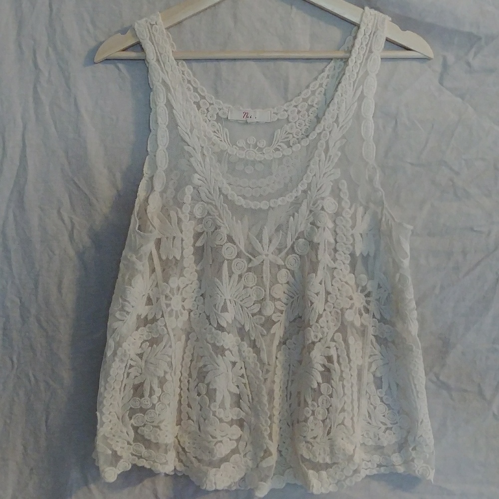 Gorgeous lace tank